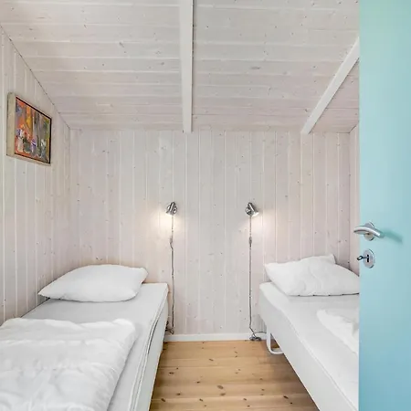 Gorgeous In Rodby With Kitchen *